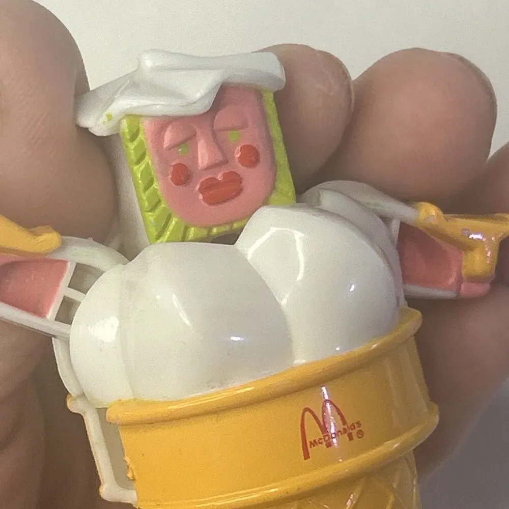 1988 McDonalds Transformer toy, Ice Cream cone, fun collectible plastic toy